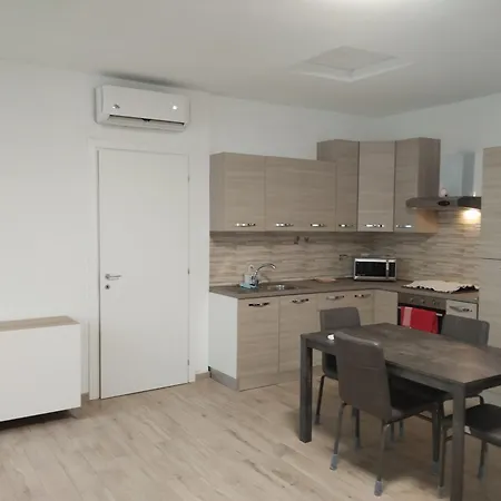 Lary&giu アパート