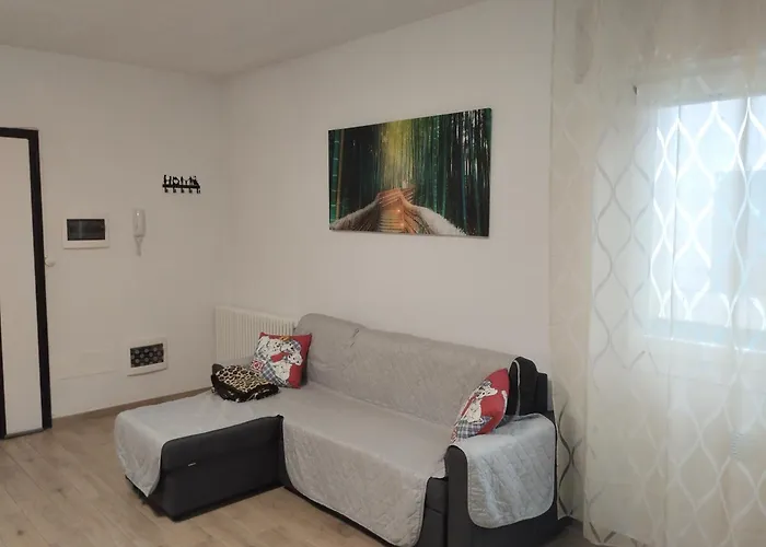 Lary&giu アパート